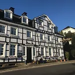 Szálloda Zur Post Dabringhausen - Quiet Business Near Cologne And Dusseldorf Trade Fairs 3*