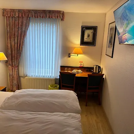 Zur Post Dabringhausen - Quiet Business Near Cologne And Dusseldorf Trade Fairs Wermelskirchen