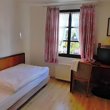 Hotel Zur Post Dabringhausen - Quiet Business Near Cologne And Dusseldorf Trade Fairs 3*