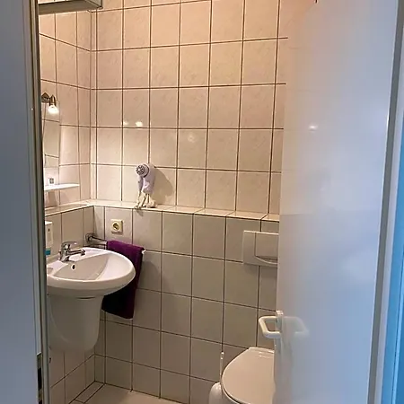Zur Post Dabringhausen - Quiet Business Near Cologne And Dusseldorf Trade Fairs Hotel Wermelskirchen
