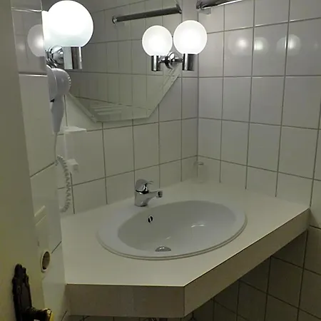 Zur Post Dabringhausen - Quiet Business Near Cologne And Dusseldorf Trade Fairs Wermelskirchen