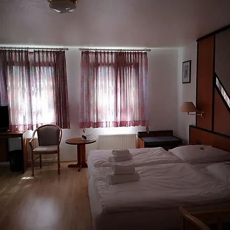 Hotel Zur Post Dabringhausen - Quiet Business Near Cologne And Dusseldorf Trade Fairs 3*