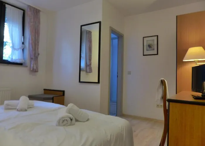 Zur Post Dabringhausen - Quiet Business Near Cologne And Dusseldorf Trade Fairs Hotel