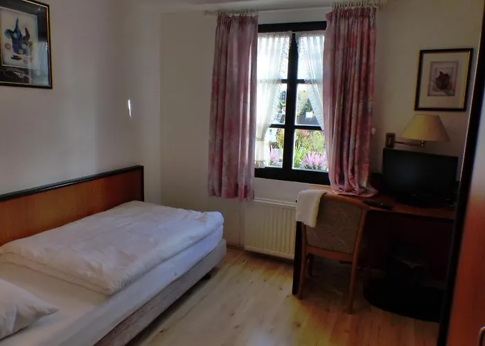 Zur Post Dabringhausen - Quiet Business Near Cologne And Dusseldorf Trade Fairs Hotel Wermelskirchen