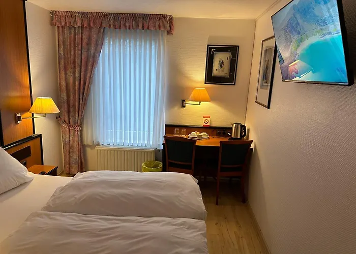 Zur Post Dabringhausen - Quiet Business Near Cologne And Dusseldorf Trade Fairs Wermelskirchen