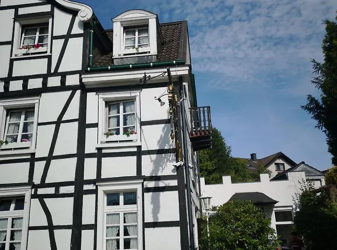 Zur Post Dabringhausen - Quiet Business Near Cologne And Dusseldorf Trade Fairs Wermelskirchen