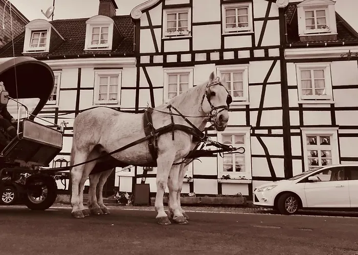 Zur Post Dabringhausen - Quiet Business Near Cologne And Dusseldorf Trade Fairs